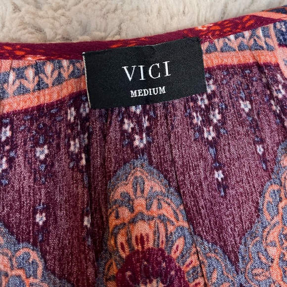 Vici Flowy Blouse - Picture 3 of 3